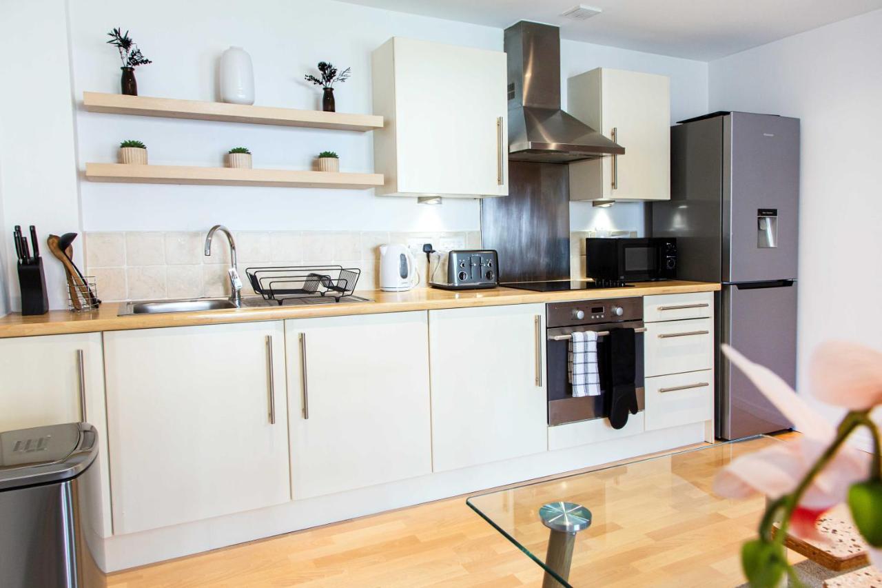 Executive 2 Bed With Free Parking By Amazing Spaces Relocations Ltd * Warrington