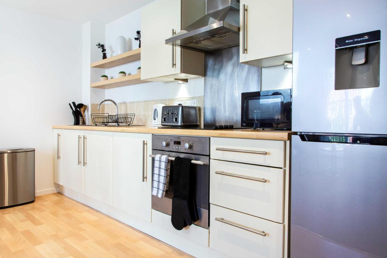 Executive 2 Bed With Free Parking By Amazing Spaces Relocations Ltd * Warrington
