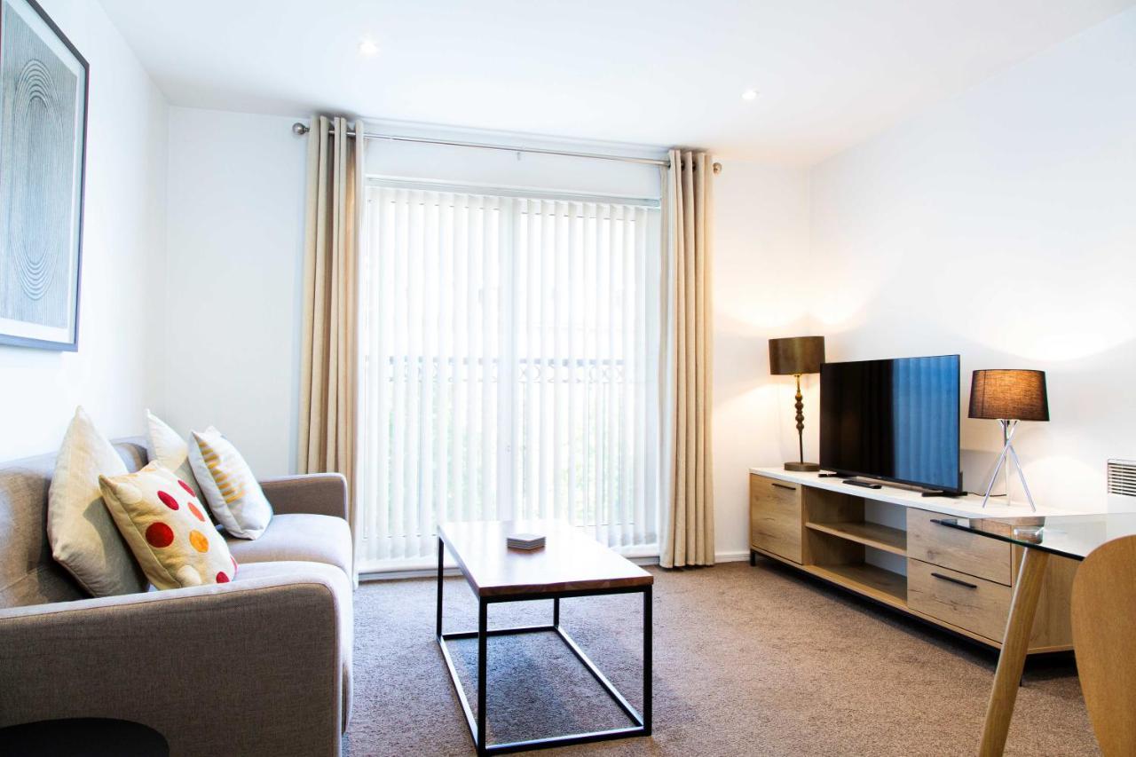 Executive 2 Bed With Free Parking By Amazing Spaces Relocations Ltd